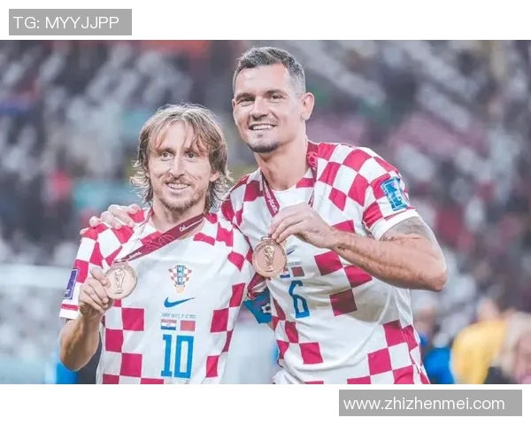 A型血足球明星的传奇之路与场上风采揭秘 A型血足球明星的传奇之路与场上风采揭秘