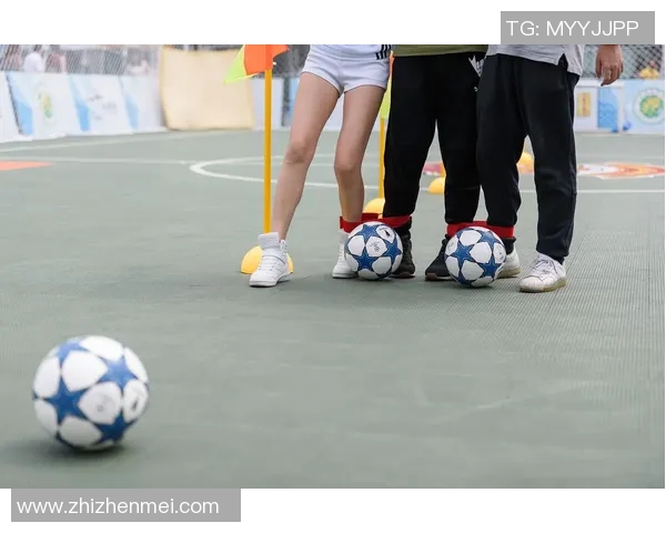 街头巷尾都是足球明星的女孩们展现青春活力与梦想追逐的精彩瞬间 街头巷尾都是足球明星的女孩们展现青春活力与梦想追逐的精彩瞬间